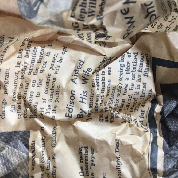 VTG LYKES ? Trade Mark Child Display Boot Black Red Crackle Decor 1962 Newspaper - Picture 13 of 13